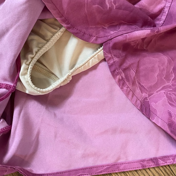 Zella hot pink athletic 3 inch short size M - Picture 3 of 4